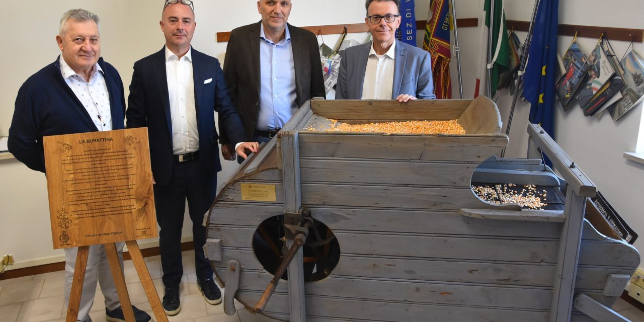 Un buratto in esposizione alla Fiera della Polenta a Vigasio