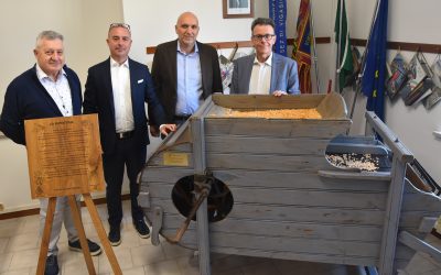 Un buratto in esposizione alla Fiera della Polenta a Vigasio