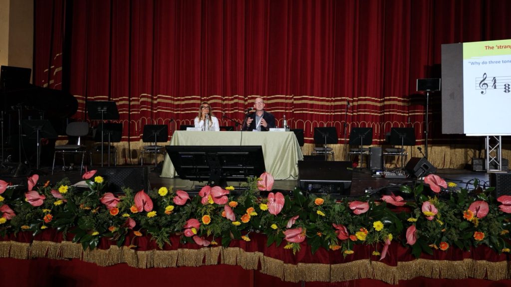 Gary Ansdell associato Nordoff Robbins UK Coordinatore del programma di Dottorato professore onorario University of Exeter Regno Unito