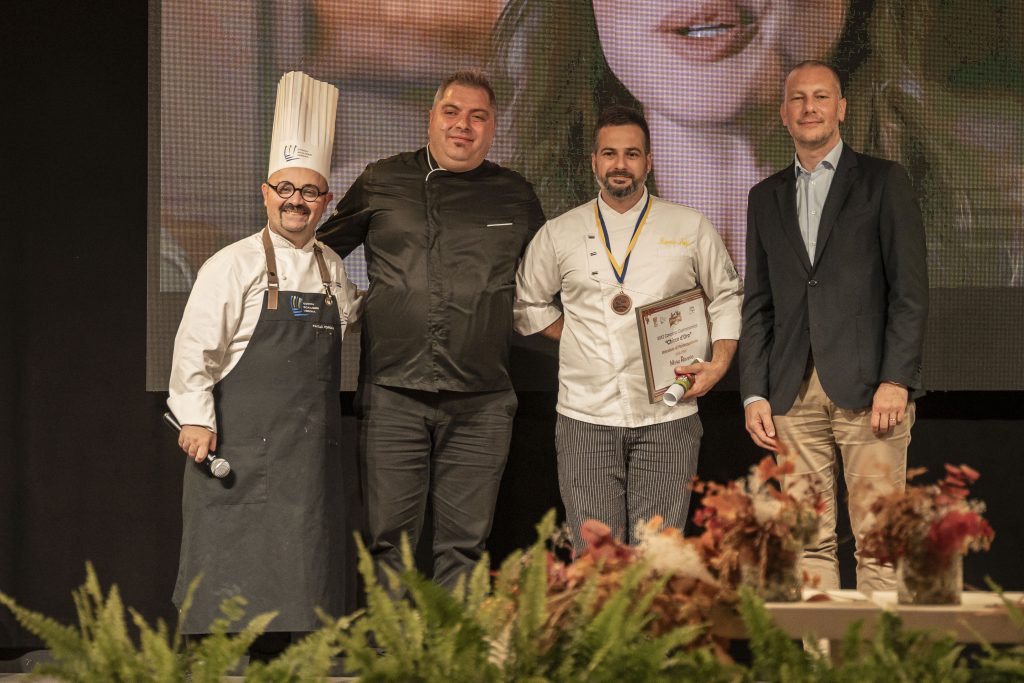 MIRKO RAVASIO CON IL DIR COMMERCIALE ITALIA DI MASI STEFANO MILANI E LO CHEF VITANGELO GALLUZZI