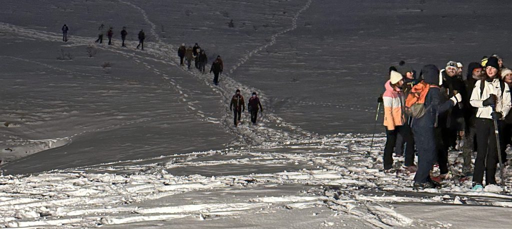 In Lessinia sotto la neve anche i sentieri sono più "morbidi", e alla luce della luna è davvero magia