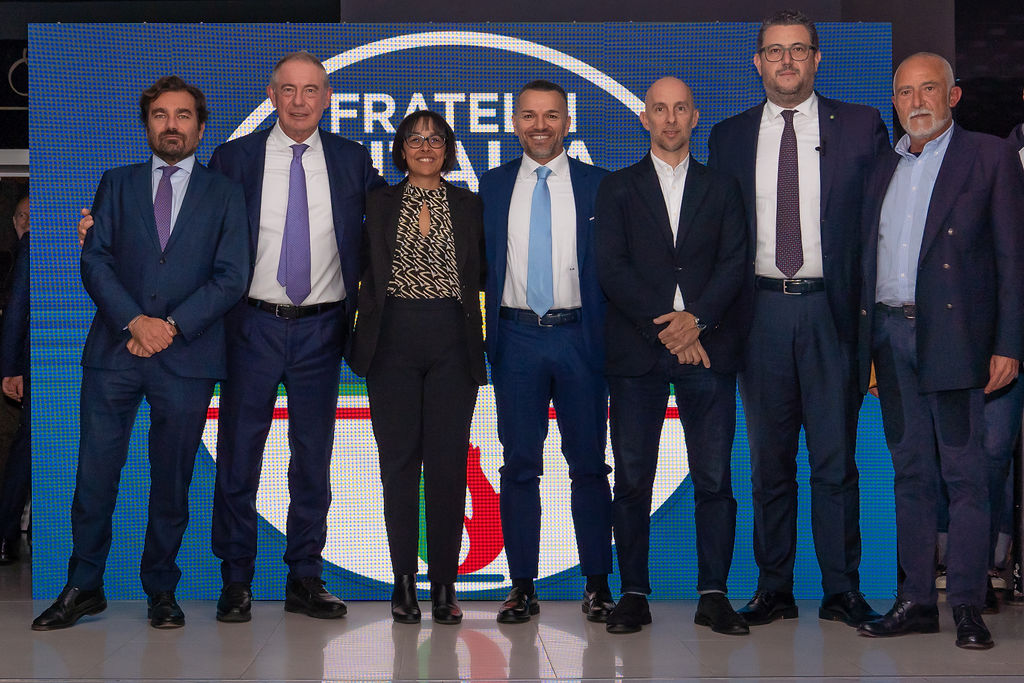 Fratelli d’Italia, oltre mille persone per l’avvio della campagna elettorale di Claudia Barbera e Diego Ruzza 1 Presentazione 27.10.25 3