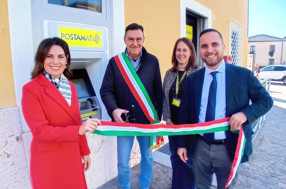 Palù. Il sindaco Farina inaugura i servizi Polis all’ufficio postale
