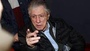 Nella Lega lo scontro fra localismo e sovranismo 1 bossi