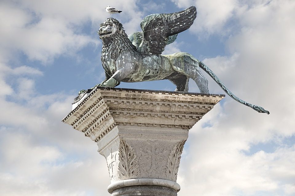 Il leone di San Marco è made in China