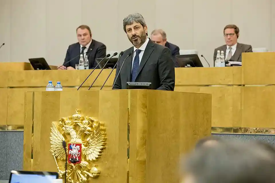 Fico ormeggiava abusivamente il suo gozzo? 3 960px Roberto Fico in the Russian State Duma 2019 03 05 06 1