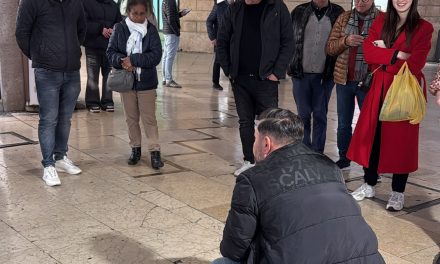 Addirittura i campanellari in centro