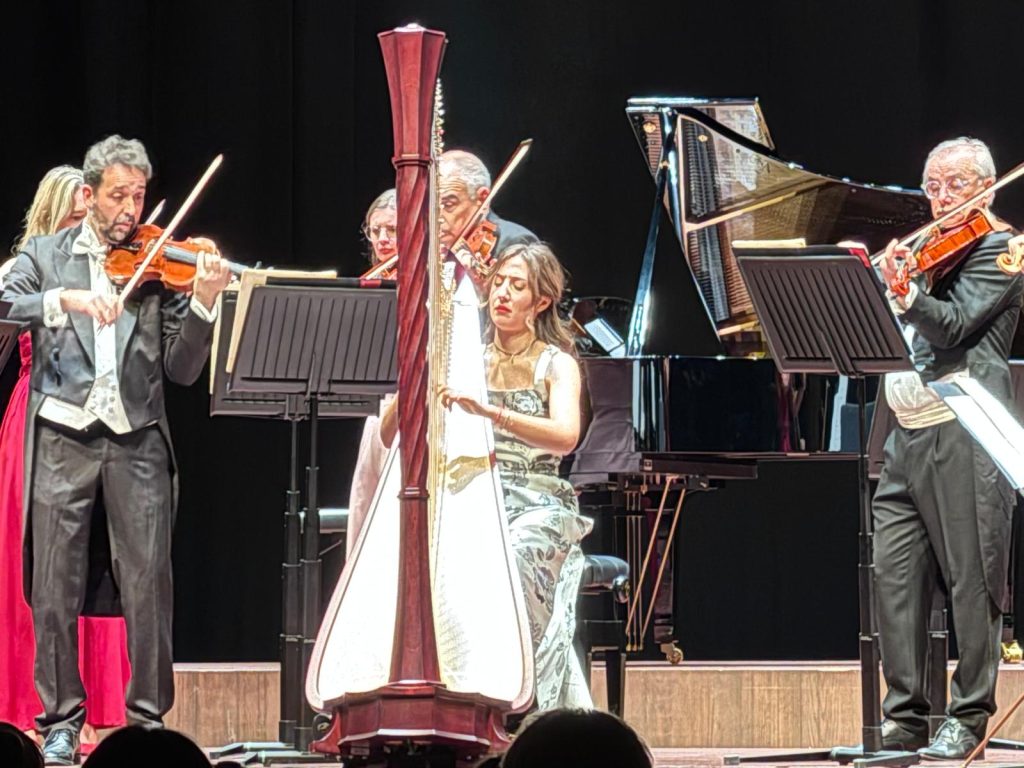 “Profumo francese” al Teatro Ristori, un programma con Vincenzo Bolognese e I Virtuosi Italiani 2 PHOTO 2025 11 22 11 59 45 4