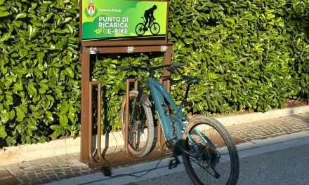 Sona punta sulla mobilità sostenibile: installate le nuove postazioni di ricarica per e-bike