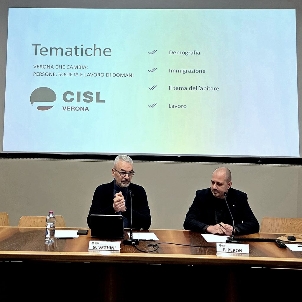 Verona futura? Cisl, "la crescita economica da sola non basta più" 2 Giampaolo Veghini, segretario Cisl di Verona, con il ricercatore Francesco Peron