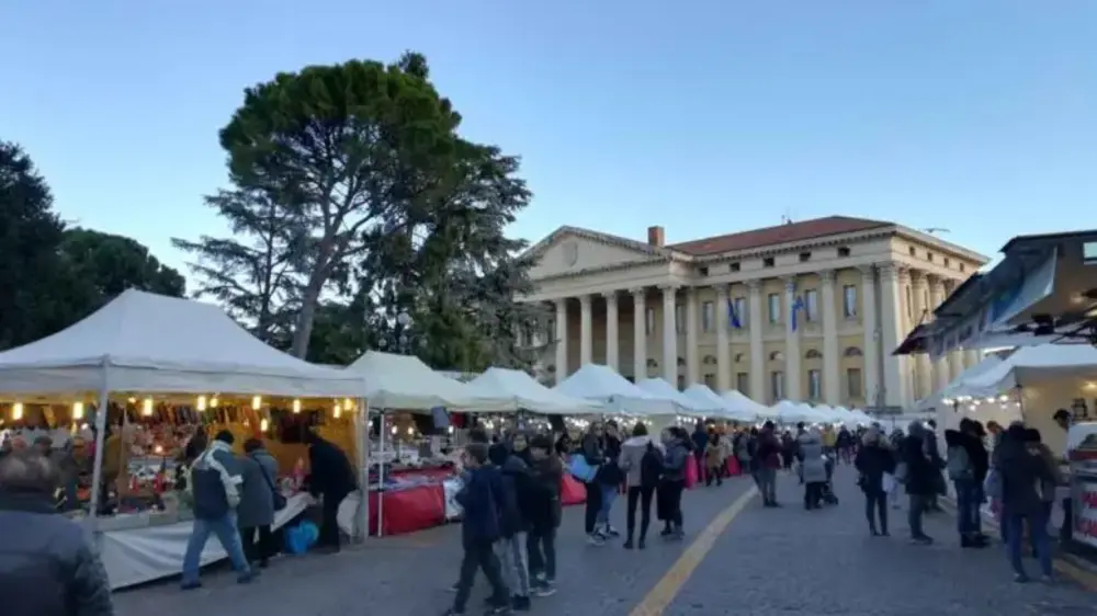 Santa Lucia: 190 banchi e viabilità rivoluzionata a Verona 2 Festa Santa Lucia verona 1024x76 1