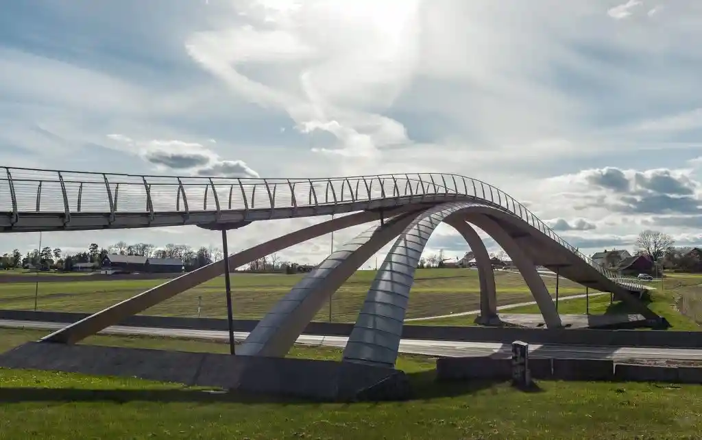Leonardo Da Vinci e le Indie 4 Leonardo da Vincis Self Supporting Bridge Explained 06