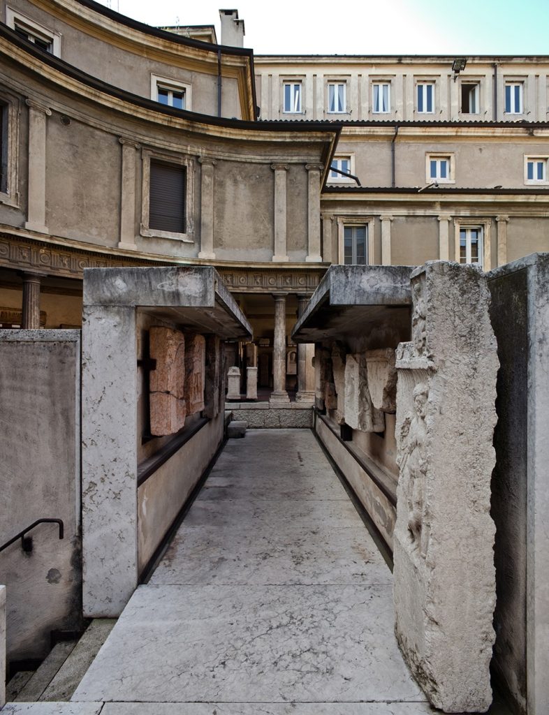 Museo Lapidario Maffeiano 2 small