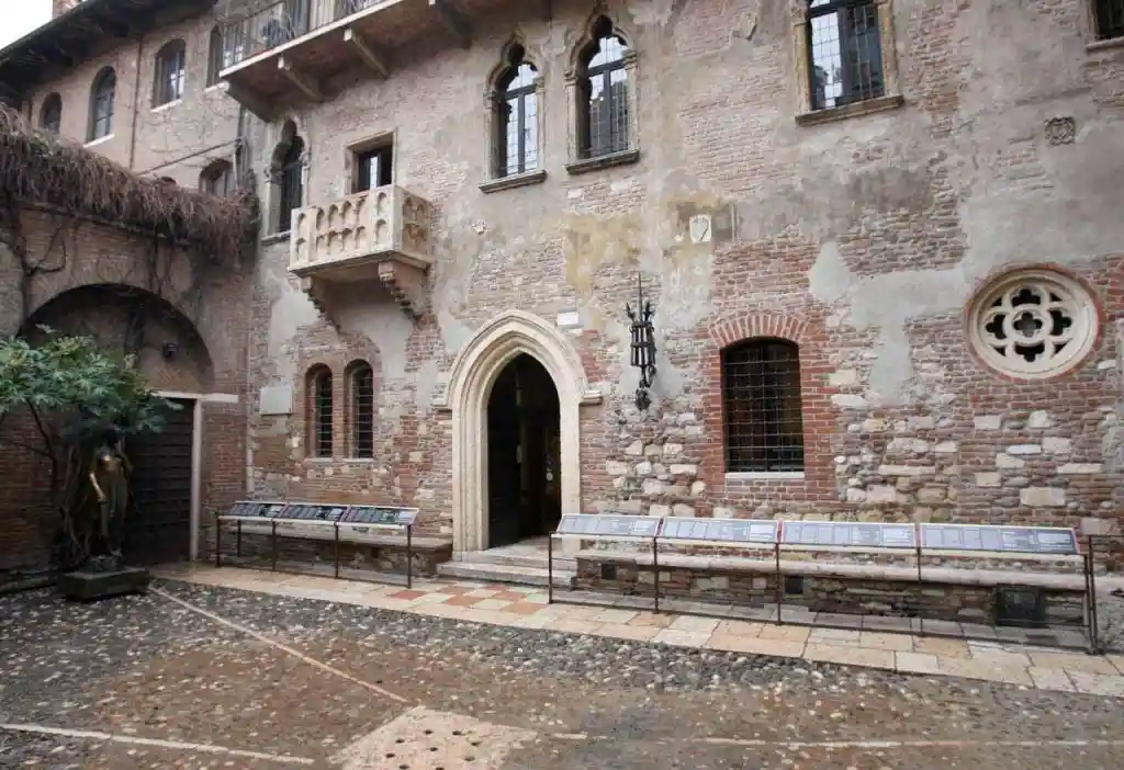 Casa di Giulietta. Un cedimento ai privati del Comune 1 casa di giulietta verona 2 1