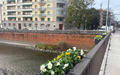 Ponte Garibaldi. 64 fioriere per abbellirlo