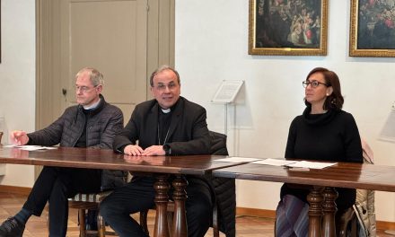 Il Vescovo incontra la stampa. Continuiamo a essere testimoni di speranza