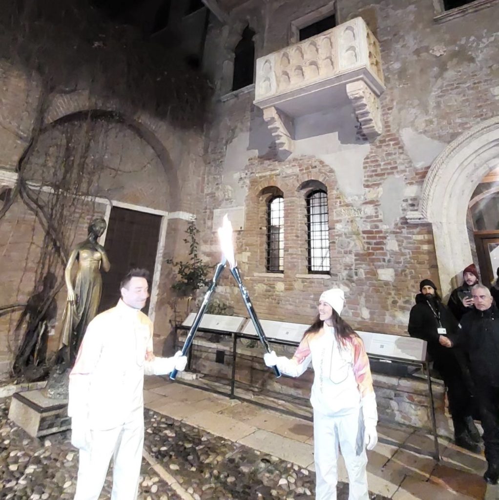 Verona accende la Fiamma Olimpica 2 Una Verona di Pace accende la Fiamma