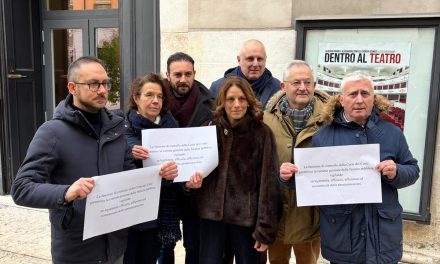 Centrodestra contro l’entrata dal Teatro Nuovo per la Casa di Giulietta