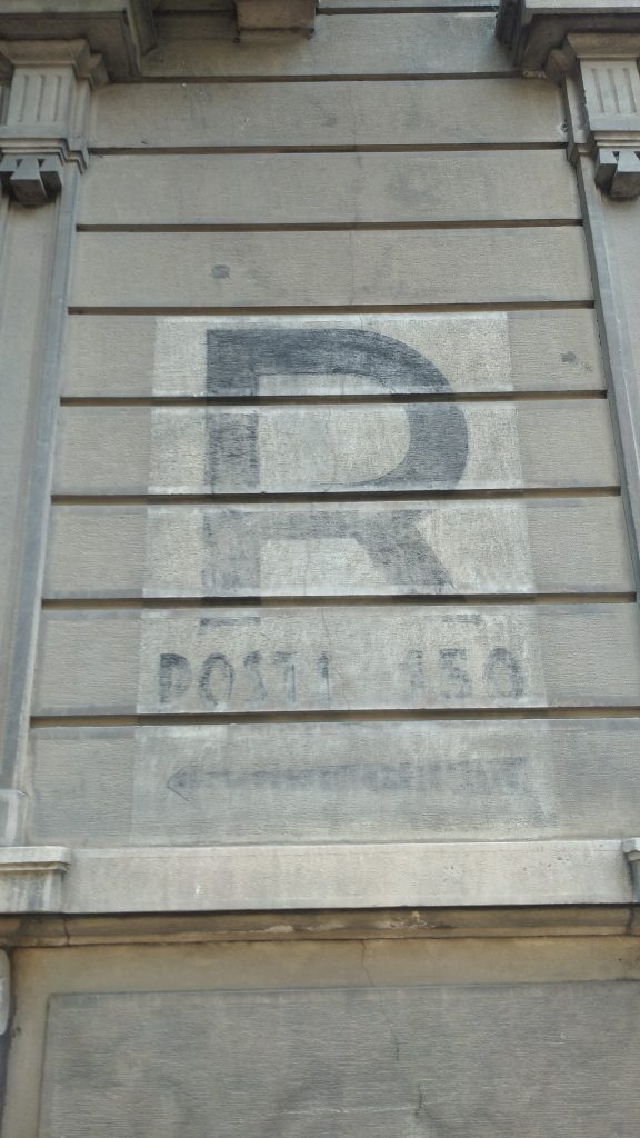 Tracce superstiti di guerra in città. Indicazioni di rifugi antiaerei 1 Tracce di guerra in città. Indicazioni di rifugi antiaerei