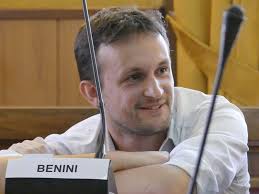 Nuova vita per gli alberi di Natale 1 Unknown 2