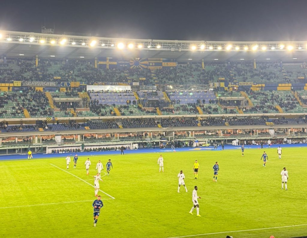 Hellas Verona profondo rosso 1 WhatsApp Image 2026 01 04 at 20.02.10