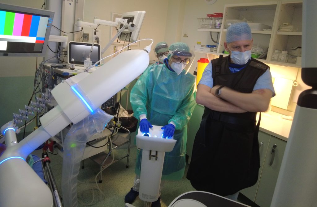 Negrar, lotta al cancro hi-tech con il robot "navigatore" 1 robot ION