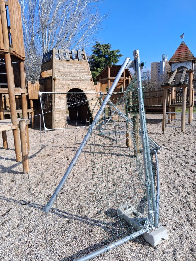 Parco San Giacomo nel degrado: Tosi denuncia l’abbandono a Borgo Roma 2 55af87bc ebdc 4067 903b b312080ccda6