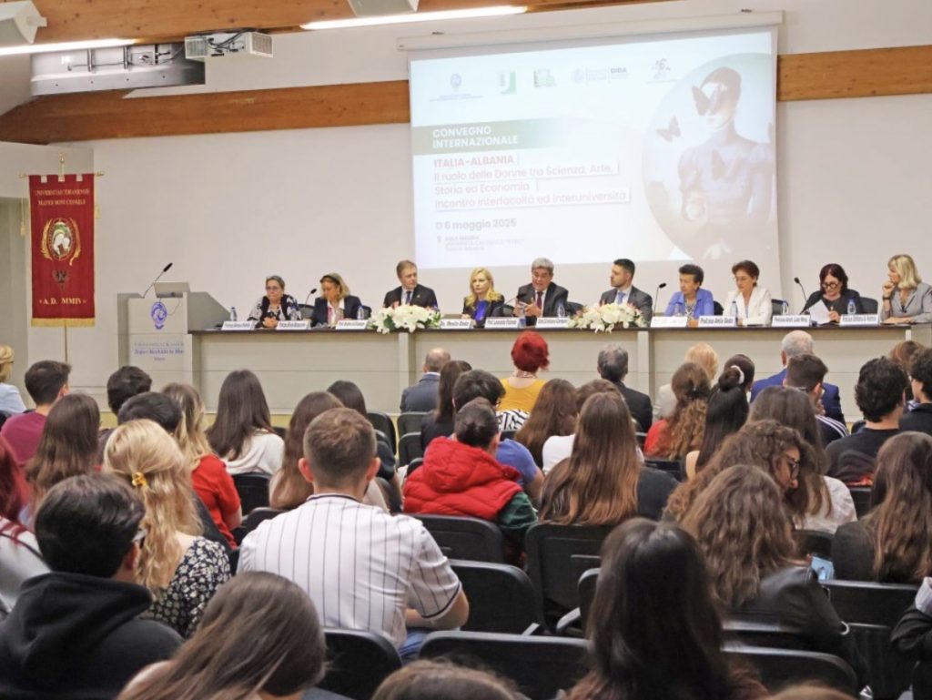 Donne di governo, Fuori dal Comune. Donne al governo delle Comunità 3 Donne di governo, Fuori dal Comune. Donne al governo delle Comunità