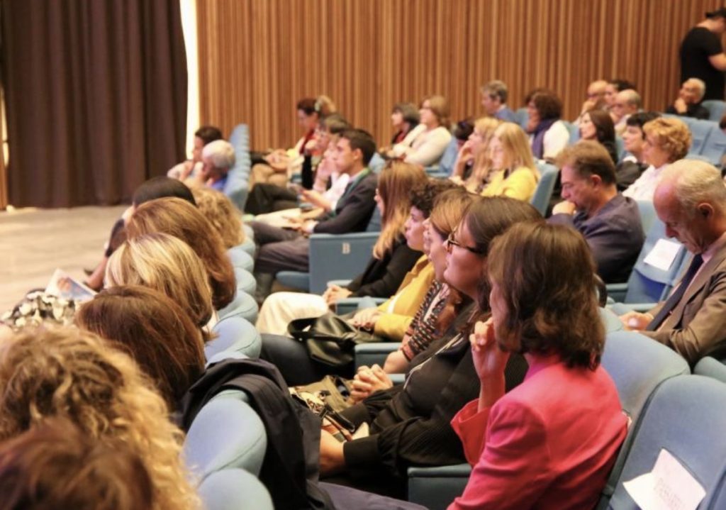 Donne di governo, Fuori dal Comune. Donne al governo delle Comunità 1 Donne di governo, Fuori dal Comune. Donne al governo delle Comunità