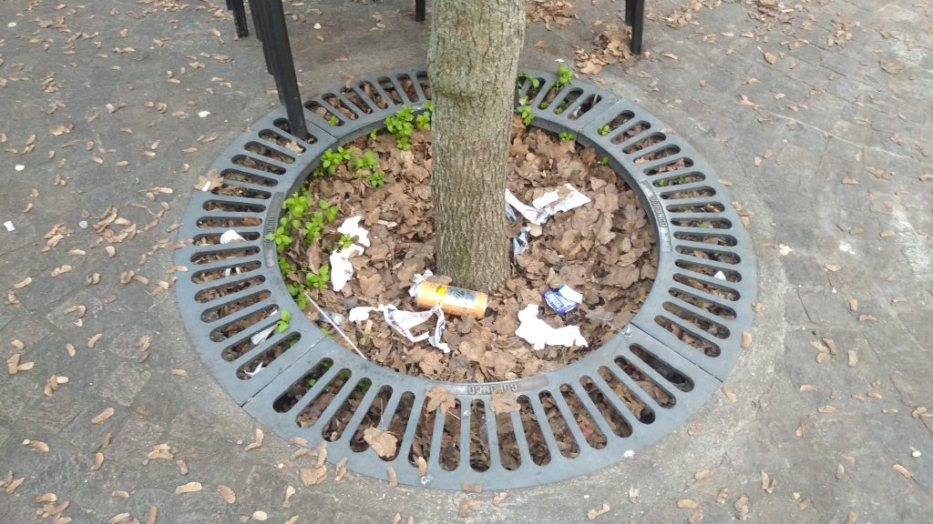 Squallore urbano in piazza Corrubbio 1 Piazza Corrubbio. 17