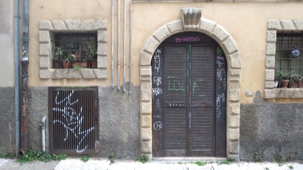 Negligente andazzo all’ombra di S.Tomaso Cantuariense 4 Via dietro campanile S. Tomaso. 10