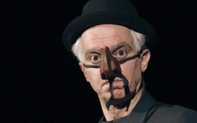 “Trash Test”: Andrea Cosentino sfida ChatGPT in scena tra improvvisazione e ironia