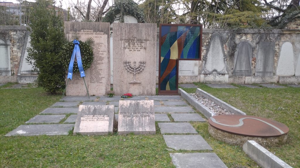 Cimitero ebraico di via Badile. Oltraggiati gli esterni 9 Cimitero ebraico di Verona. 67