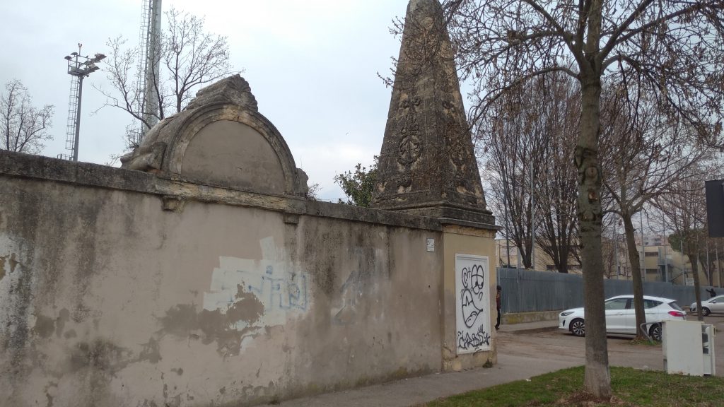 Cimitero ebraico di via Badile. Oltraggiati gli esterni 5 Cimitero ebraico di Verona. 9