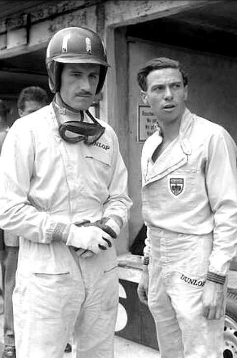 Alverà, "Giro di pista" a tavoletta: lunedì all'Arsenale l'auto e il mito 2 Graham Hill con Jim Clark al Nurburgring