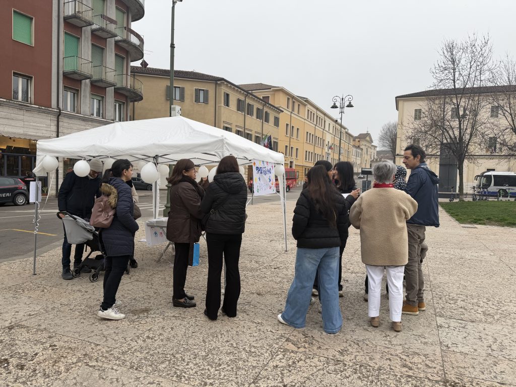 Videosorveglianza nelle scuole, famiglie in piazza 1 IMG 2986