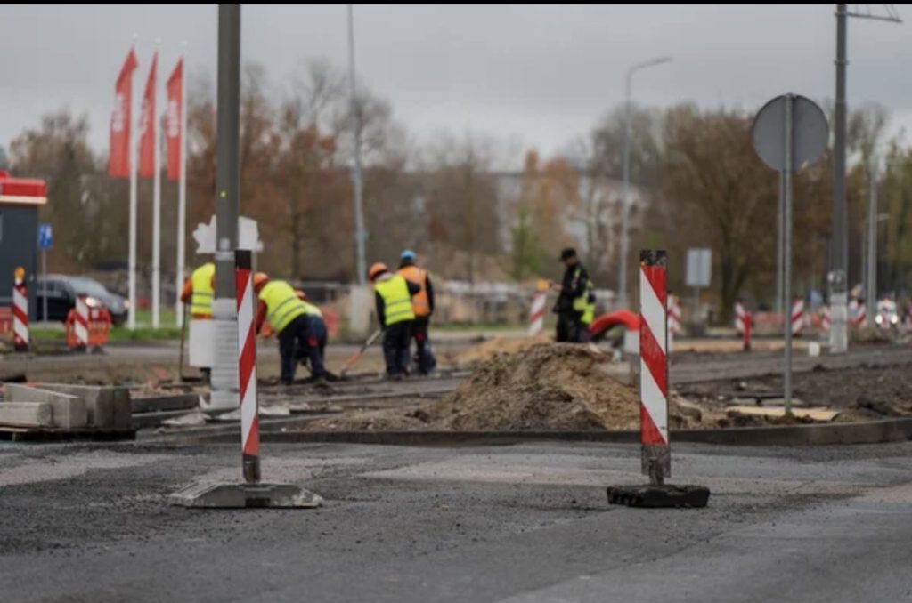 Via Mameli, tra filovia e acquedotto un altro cantiere 2 Via Mameli, tra filovia e acquedotto un altro cantiere