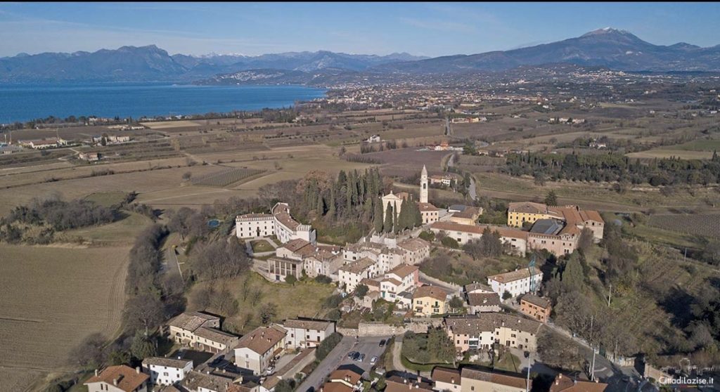 Passaporti, Colà di Lazise record di richieste all’ufficio postale 3 Passaporti, Colà di Lazise record di richieste all’ufficio postale