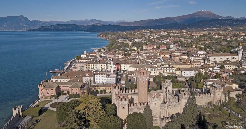 Passaporti, Colà di Lazise record di richieste all’ufficio postale 5 Passaporti, Colà di Lazise record di richieste all’ufficio postale