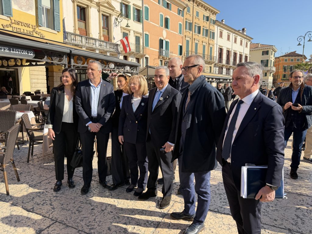 Giustizia, a Verona il fronte del sì alla riforma 4 Giustizia, a Verona il fronte del sì alla riforma