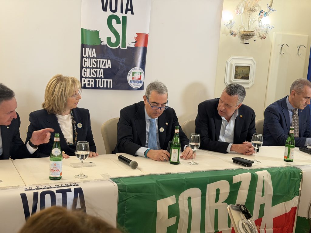 Giustizia, a Verona il fronte del sì alla riforma 3 Giustizia, a Verona il fronte del sì alla riforma