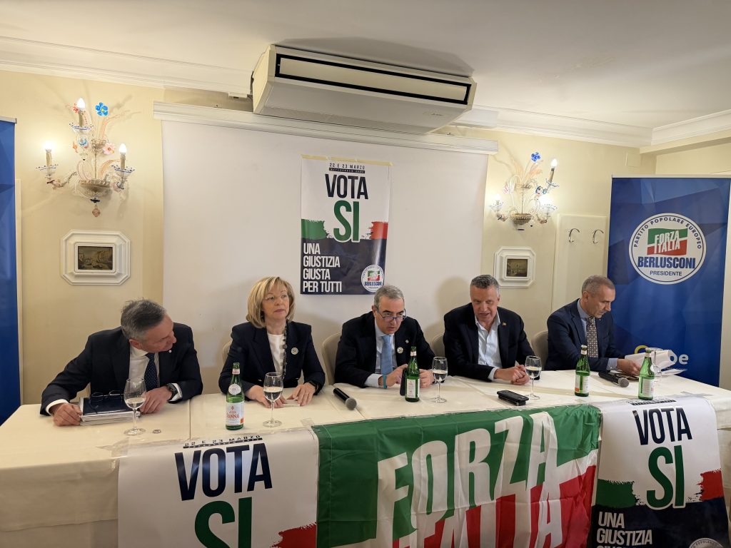 Giustizia, a Verona il fronte del sì alla riforma 1 Giustizia, a Verona il fronte del sì alla riforma