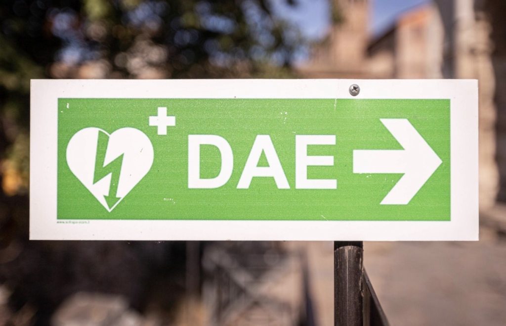 Un defibrillatore in piazza Duomo, Pescantina investe sulla sicurezza 1 Un defibrillatore in piazza Duomo, Pescantina investe sulla sicurezza