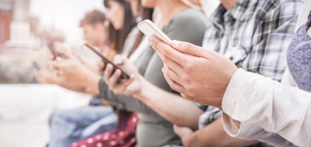 Minori e Social: torna il nodo delle regole 3 Minori e Social: torna il nodo delle regole