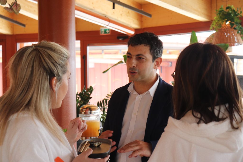 Aquardens amplia l'offerta relax con l'Oasi del Deserto. Tra chaise longue, bartender e cucina a vista. 2 IMG 7283