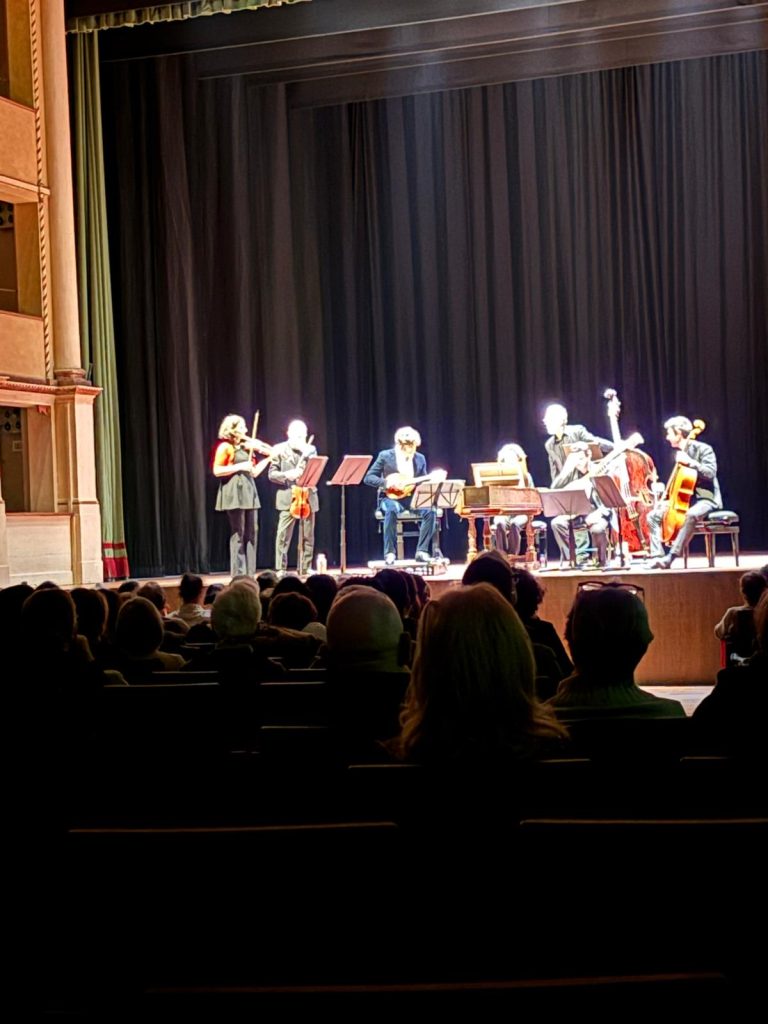 Il mandolino ritorna in auge nello splendente virtuosismo di Avi Avital 2 PHOTO 2026 03 12 11 40 03
