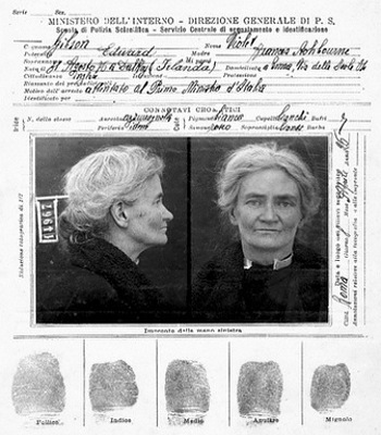 La squilibrata irlandese che sparò a Mussolini e lo mancò per pochi millimetri 2 Violet Gibson scheda segnaletica