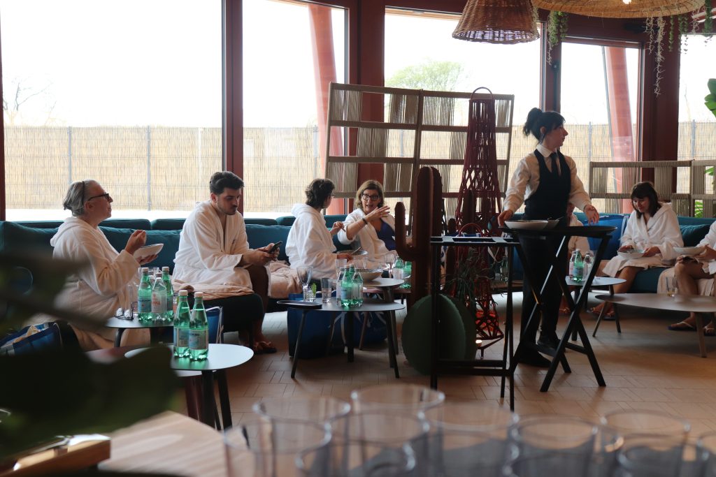 Aquardens amplia l'offerta relax con l'Oasi del Deserto. Tra chaise longue, bartender e cucina a vista. 1 a8e826a7 1f9b 4a3d 8435 951d91a9d0f2