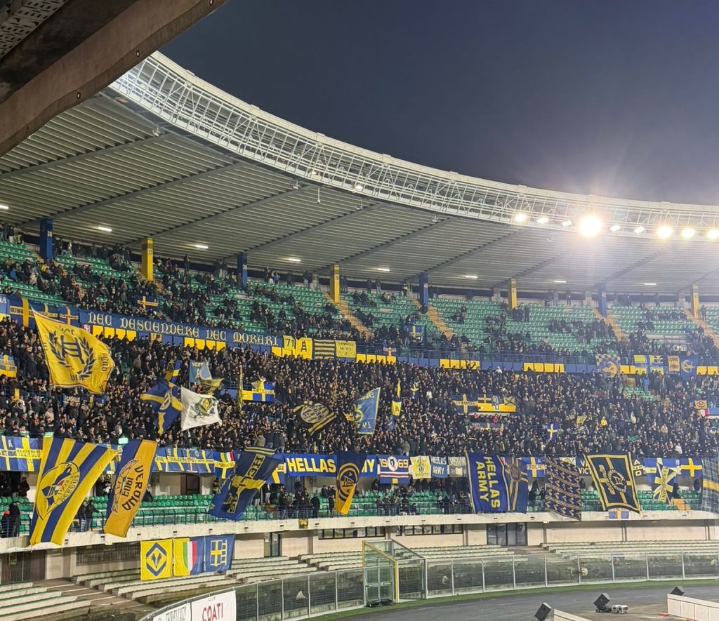 Faccia a faccia tra i tifosi e Zanzi fuori dal Bentegodi 1 hellas curva