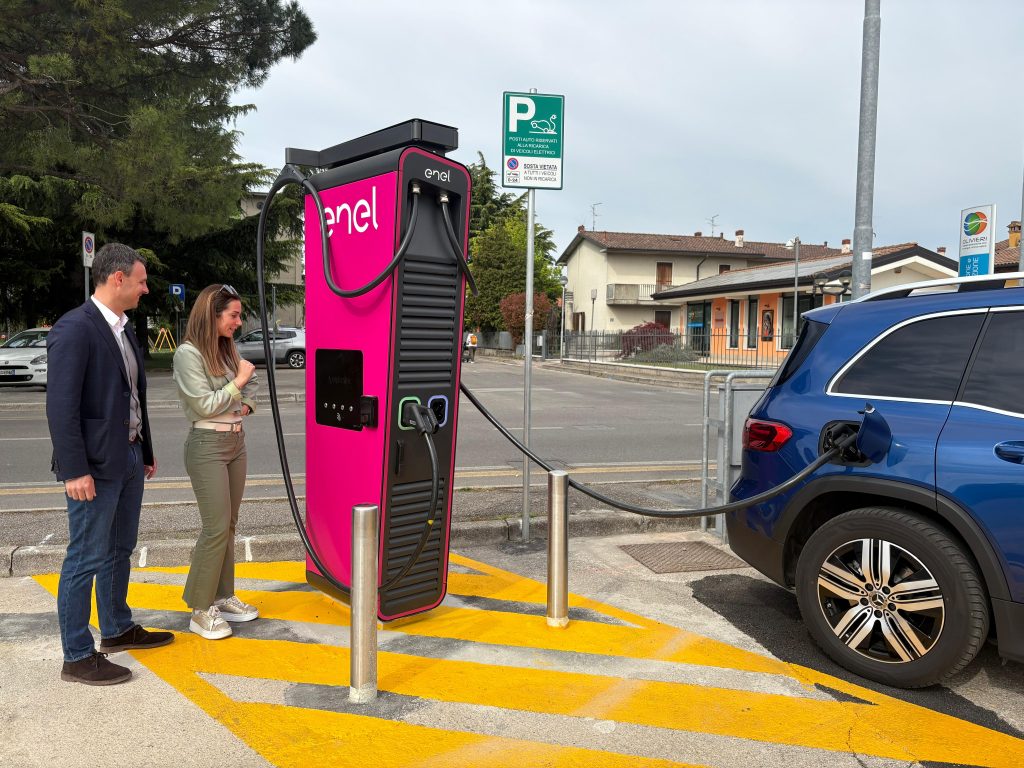 Pescantina accelera sull’elettrico, cinque nuove colonnine 1 Pescantina accelera sull’elettrico, cinque nuove colonnine